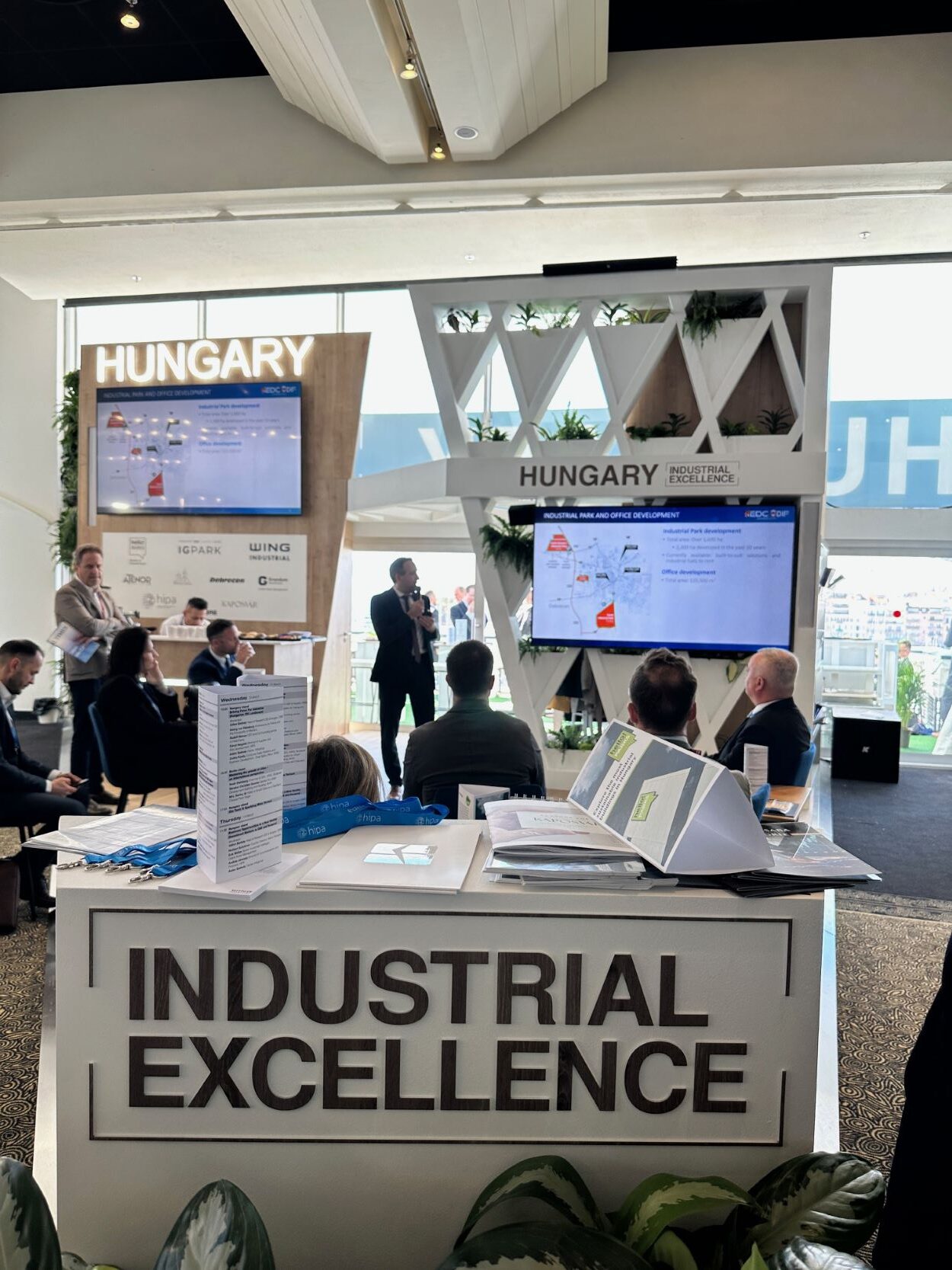 FM Business - MIPIM Hungary stand